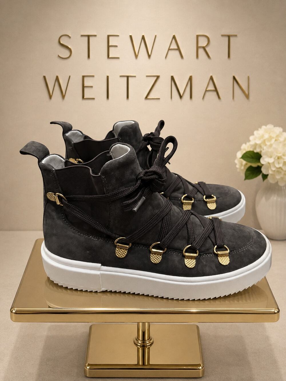 Stuart Weitzman Ziggy SC786 Black Gold High Top Sneaker Boots 6.5 EU 37